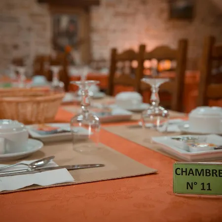 La Croix Verte - Le Relais Des Moulins 호텔 2*